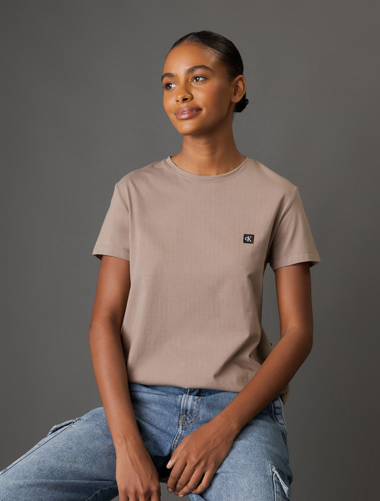 CF5OC01BC204_0716_5-CAMISETA-MC-CKJ-FEM-EGIPCIO-PATCH