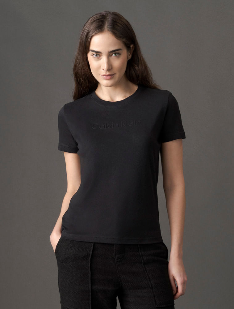 CF5OW01BC222_0987_1-TSHIRT-FEMININA-COM-LOGO-EMBOSSED