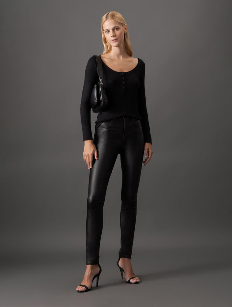 CF5OC01BL814_0987_5-BLUSA-ML-CKJ-FEM--RIB-DETALHE-BOTAO
