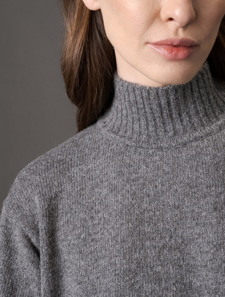 CF5OW04WR288_0984_4-TRICOT-GOLA-ALTA-FENDA-LATERAL