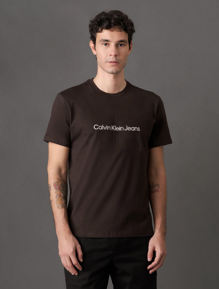 CKJM112H_0780_1-CAMISETA-MC-CKJ-MASC-EMBOSSED