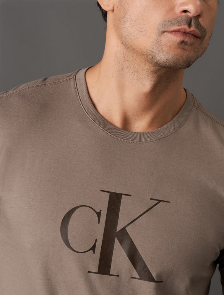 CKJM120H_0716_4-CAMISETA-MC-CKJ-MASC-CK-GEL