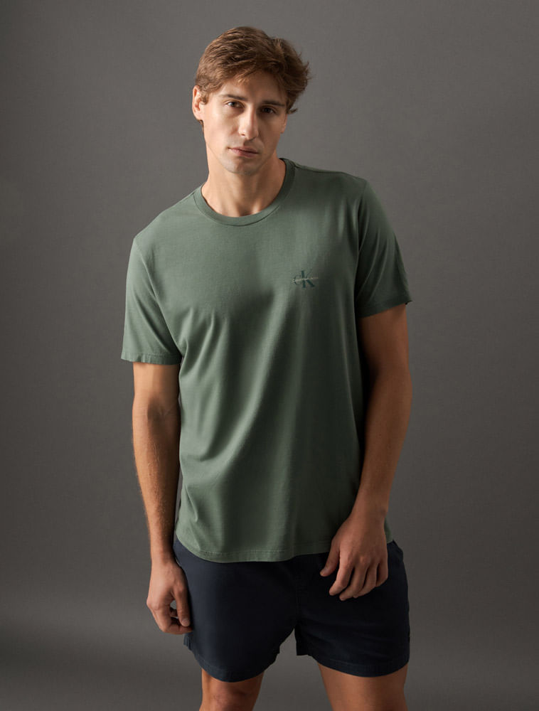 CKJM103H_0615_5-CAMISETA-MC-CKJ-MASC-REISSUE-PEITO