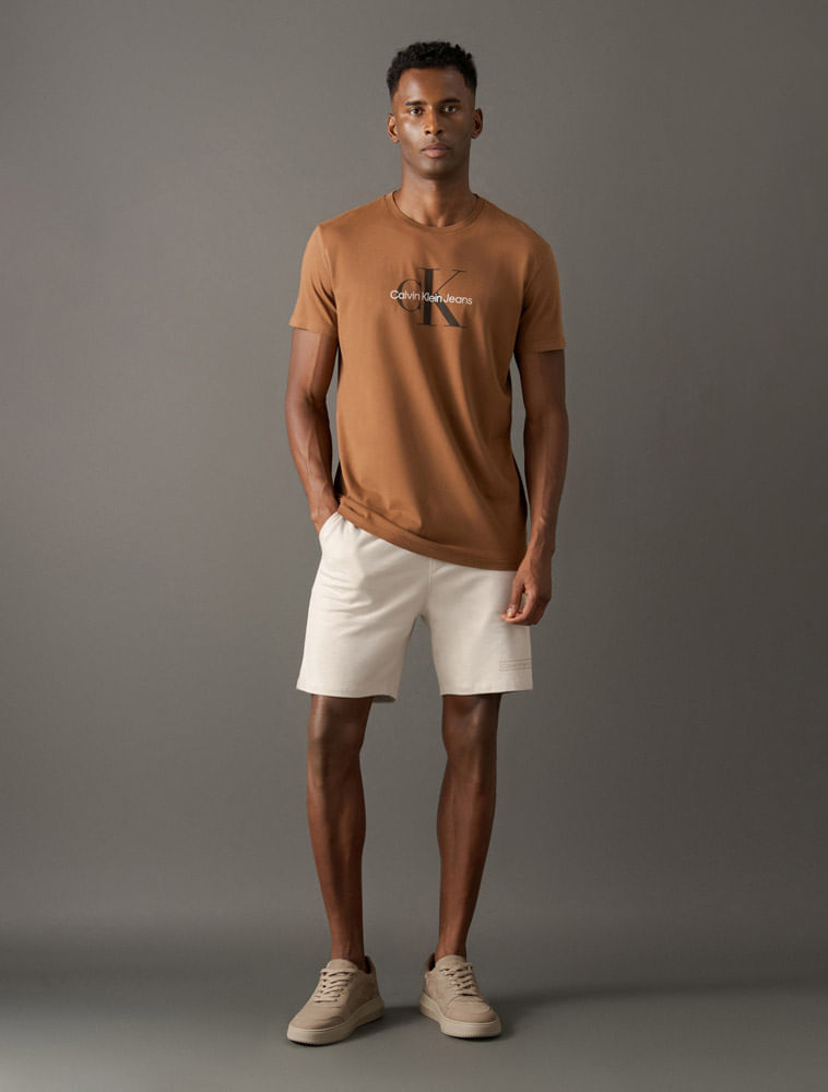 CKJM121H_0769_3-CAMISETA-MC-CKJ-MASC-RE-ISSUE