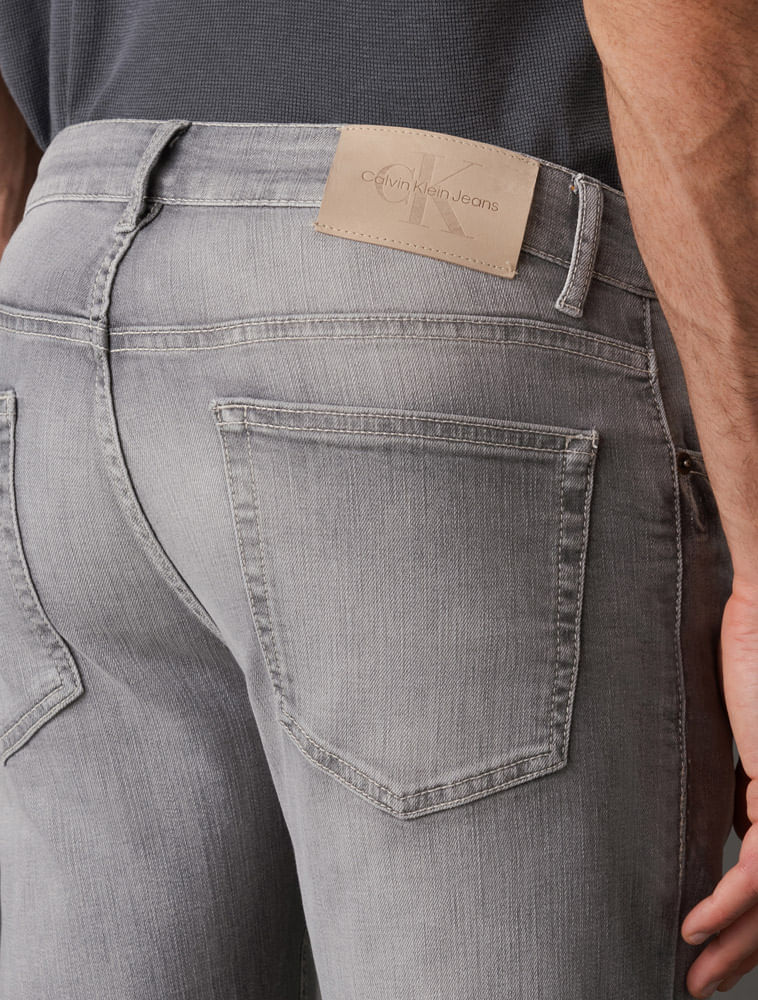 CM5OC11JK675_0905_4-CALCA-JEANS-SKINNY-5-POCKETS-COM-3D