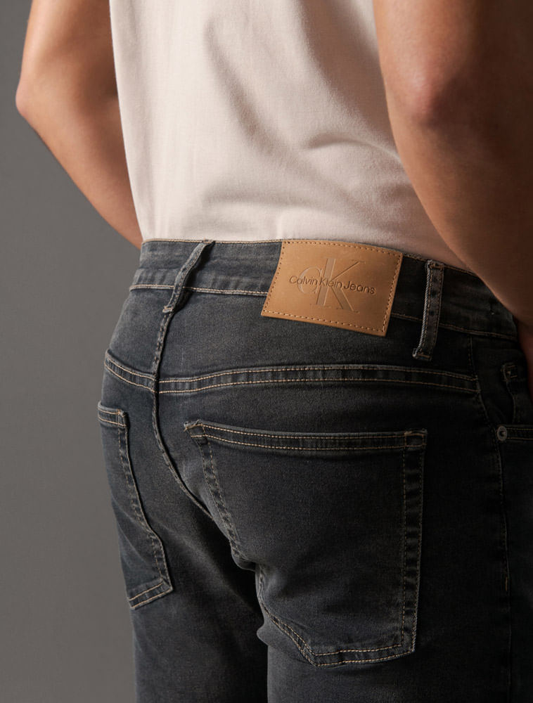 CM5OC11JS573_0987_4-CALCA-JEANS-SLIM--5-POCKETS-BLACK