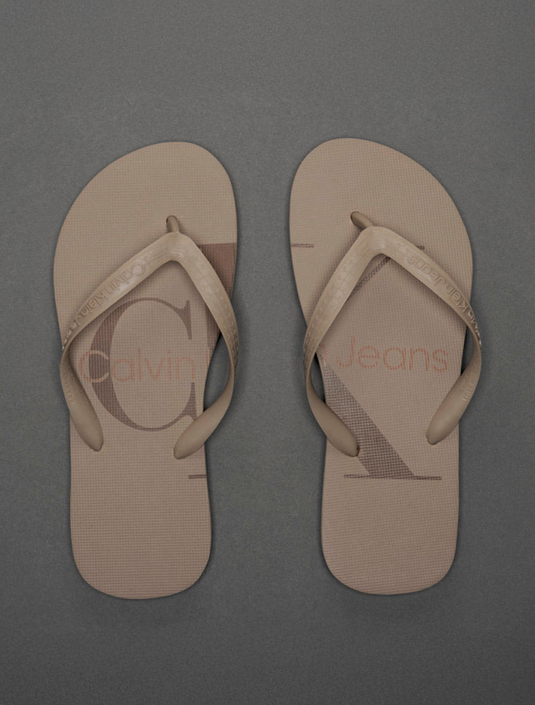 CM5OC43CH835_0712_2-CHINELO-CKJ-RE-ISSUE