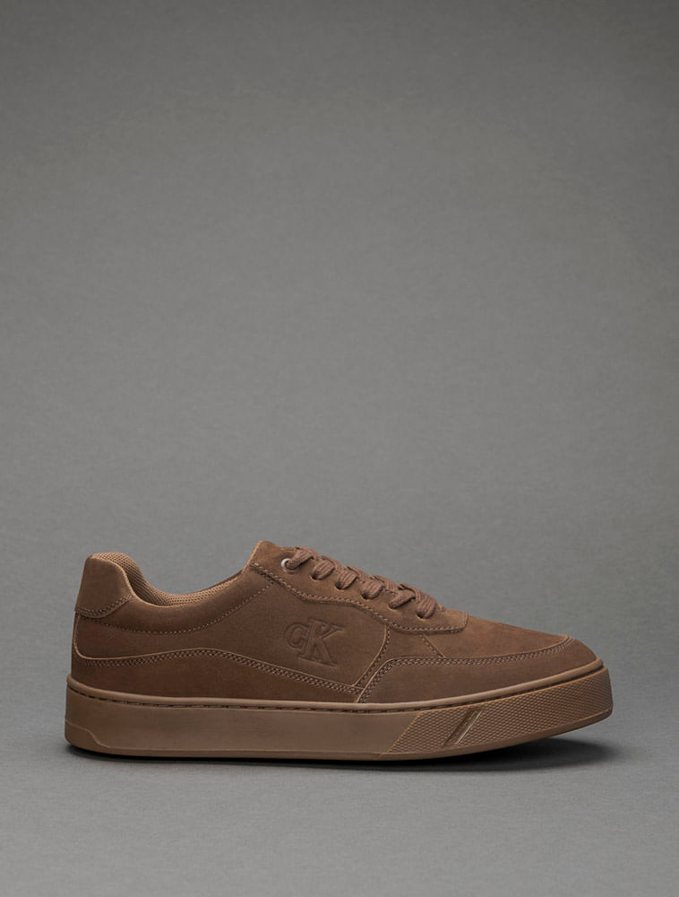 CM5OC43TE547_0769_1-TENIS-CKJ-PALITO-SIDE-CK-NOBUCK