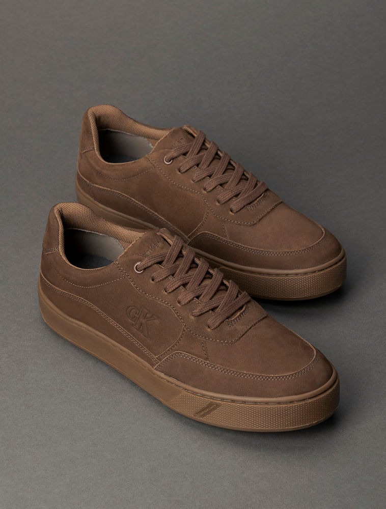 CM5OC43TE547_0769_2-TENIS-CKJ-PALITO-SIDE-CK-NOBUCK