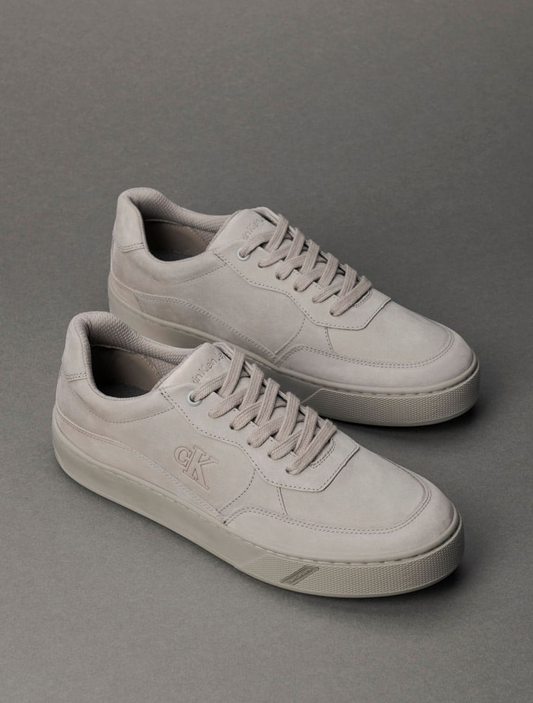 CM5OC43TE547_0968_2-TENIS-CKJ-PALITO-SIDE-CK-NOBUCK