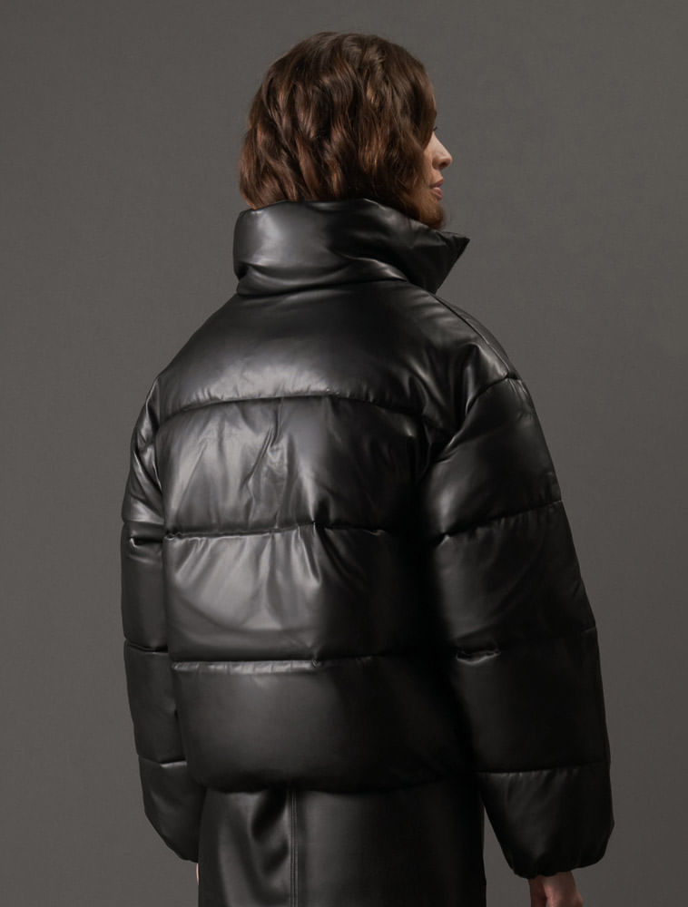 J20J224111_0987_2-JAQUETA-CKJ-FAUX-LEATHER-MATELASSE