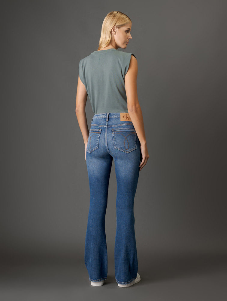 CF5OC11JF109_0585_2-CALCA-JEANS-FLARE-5-POCKETS