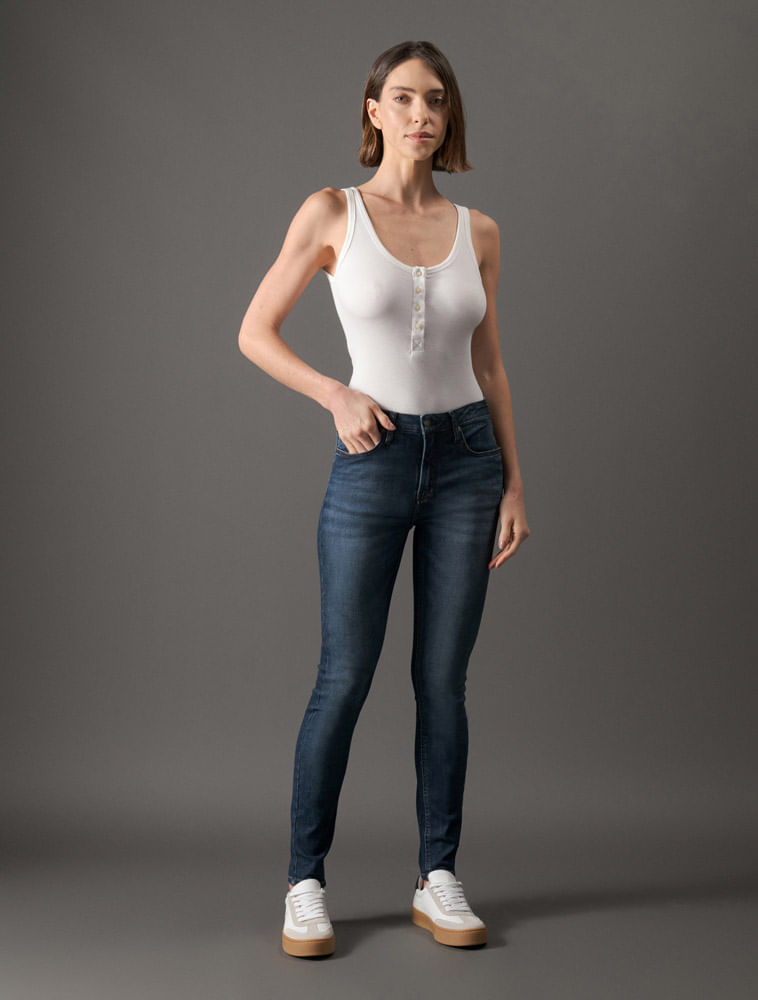 CF5OC11JK676_0598_3-CALCA-JEANS-SKINNY-CONTROLE-TERMICO