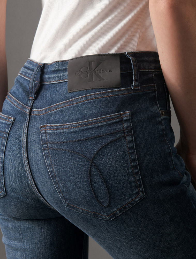 CF5OC11JK676_0598_4-CALCA-JEANS-SKINNY-CONTROLE-TERMICO