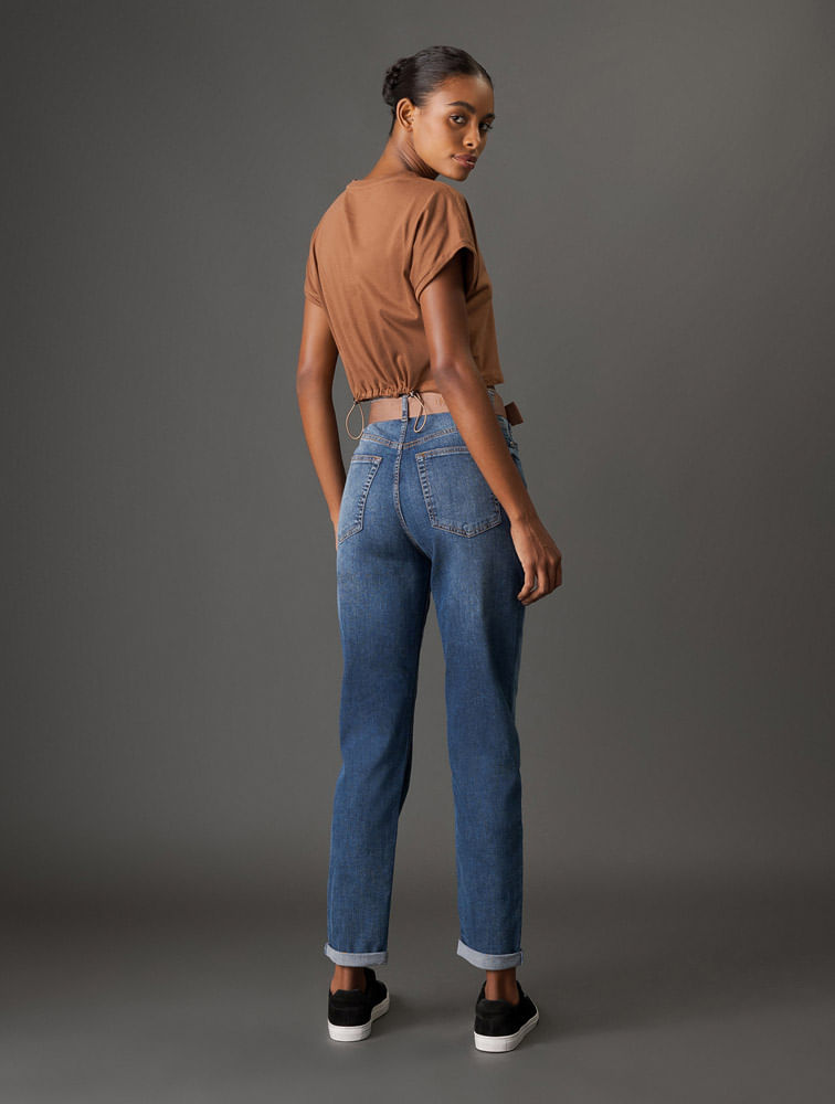CF5OC11JM077_0585_2-CALCA-JEANS-MOM-CINTO-CK