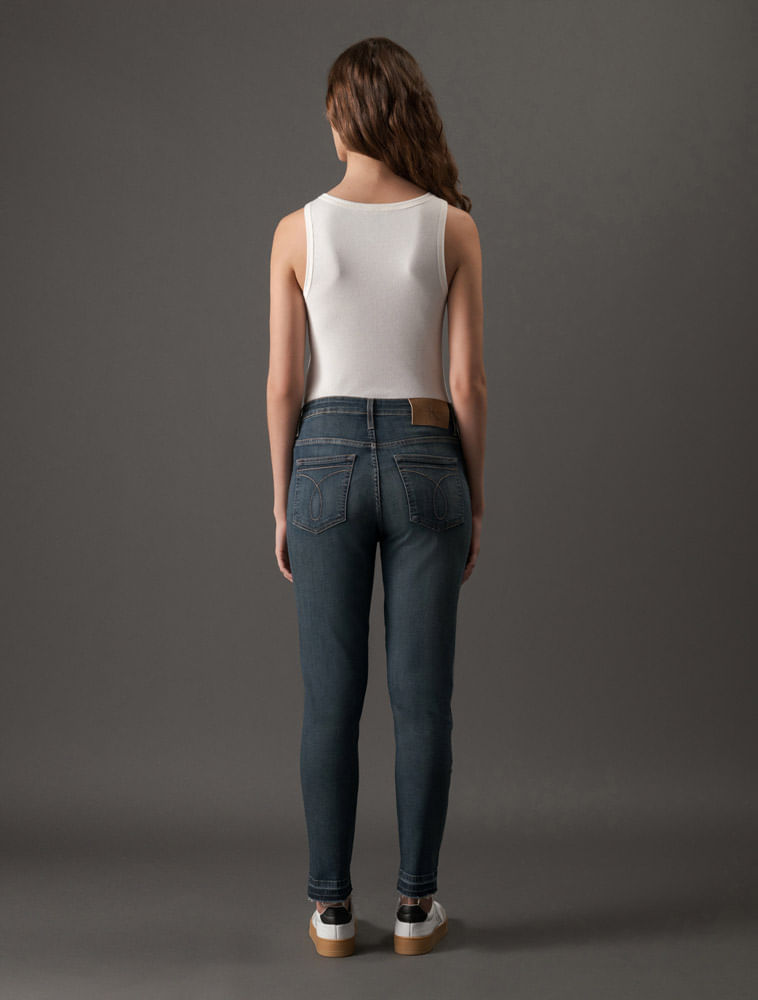 CF5OC11JS558_0598_2-CALCA-JEANS-SLIM-BARRAS-DESFEITAS