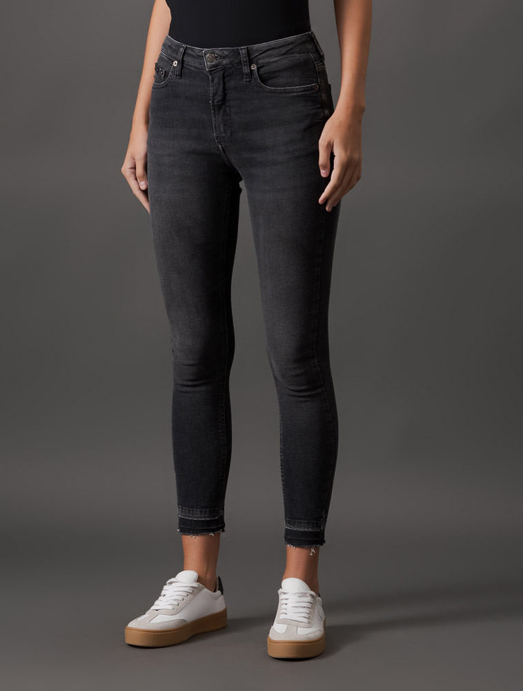 CF5OC11JX876_0987_1-CALCA-JEANS-SUPER-SKINNY-B-DESFEITAS