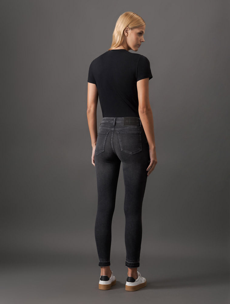 CF5OC11JX876_0987_2-CALCA-JEANS-SUPER-SKINNY-B-DESFEITAS
