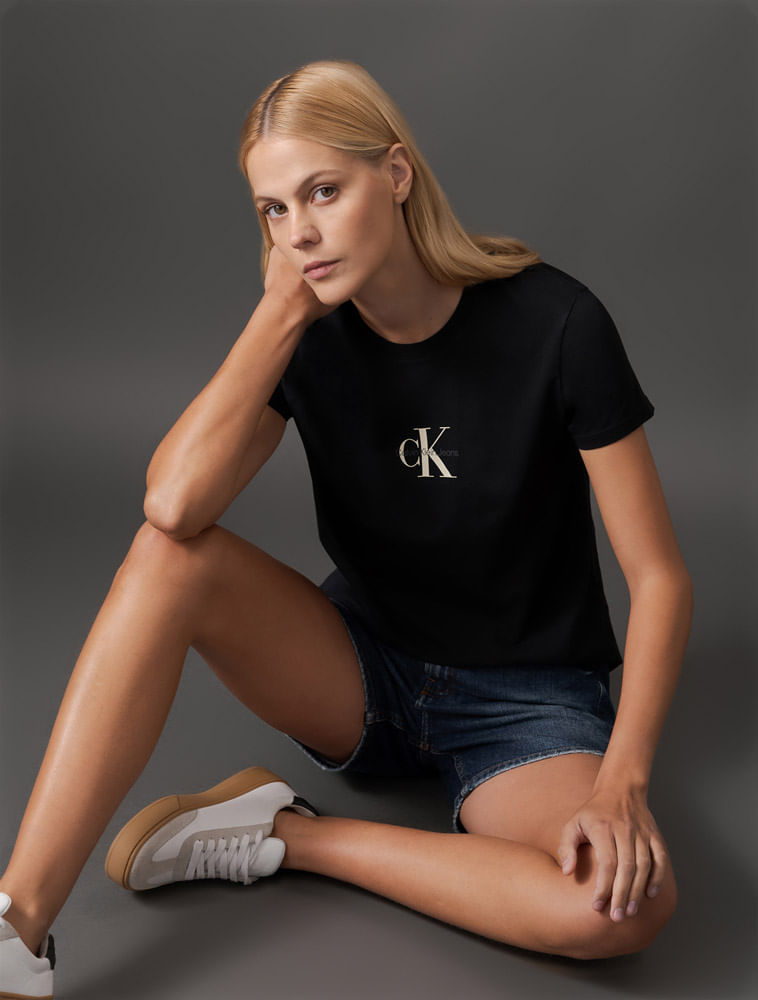 CF5OC13BJ580_0585_5-BERMUDA-JEANS-MEIO-COXA