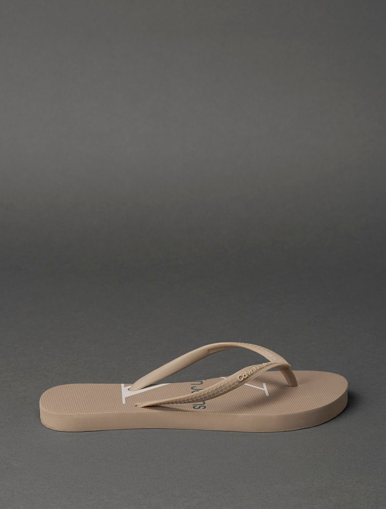 CF5OC43CH831_0712_1-CHINELO-CKJ-RE-ISSUE