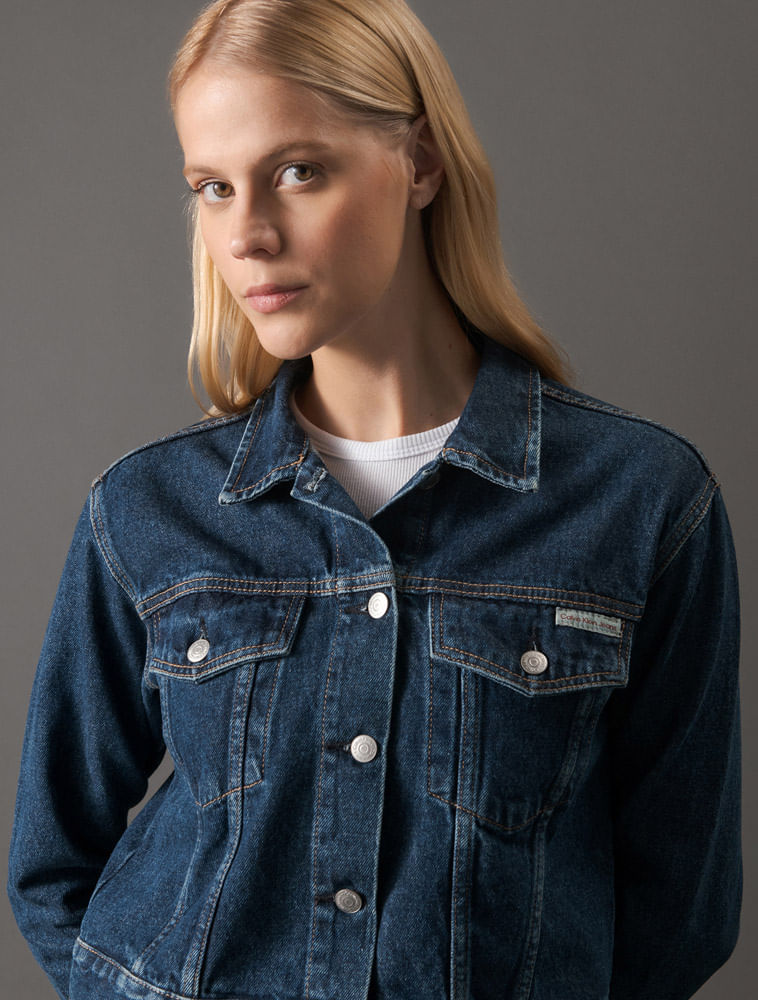 CF5OC64OJ105_0598_4-JAQUETA-JEANS-TRUCKER-CURTA-CALVIN-KLEIN