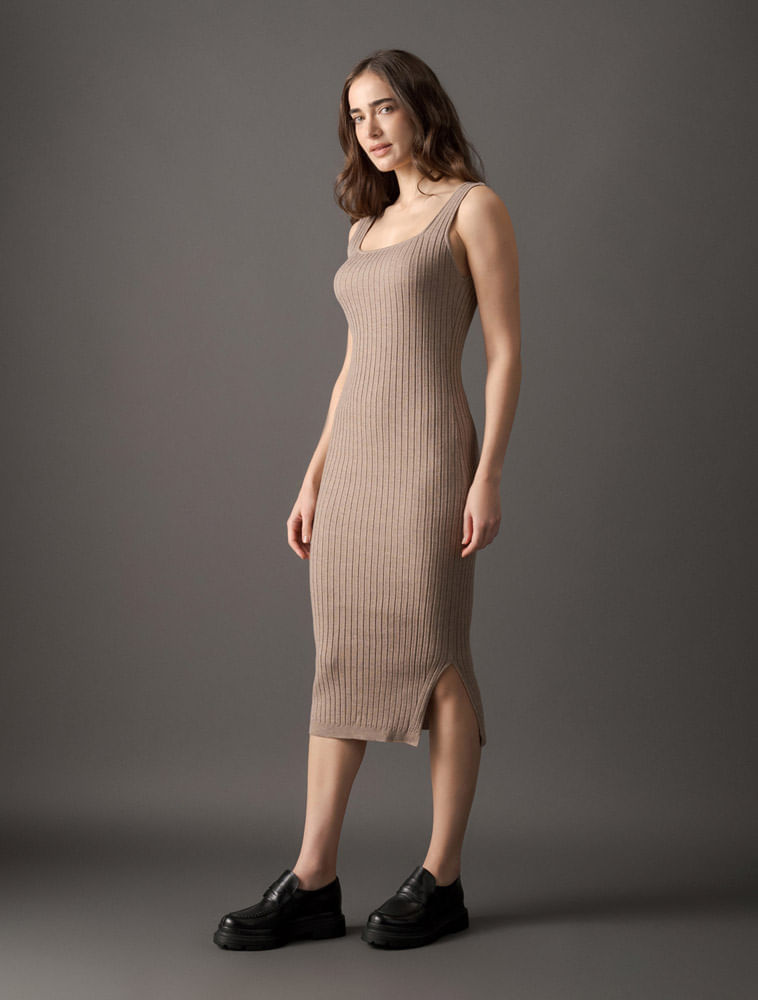CF5OW30VR264_0749_3-VESTIDO-DE-TRICOT-RETO-MIDI