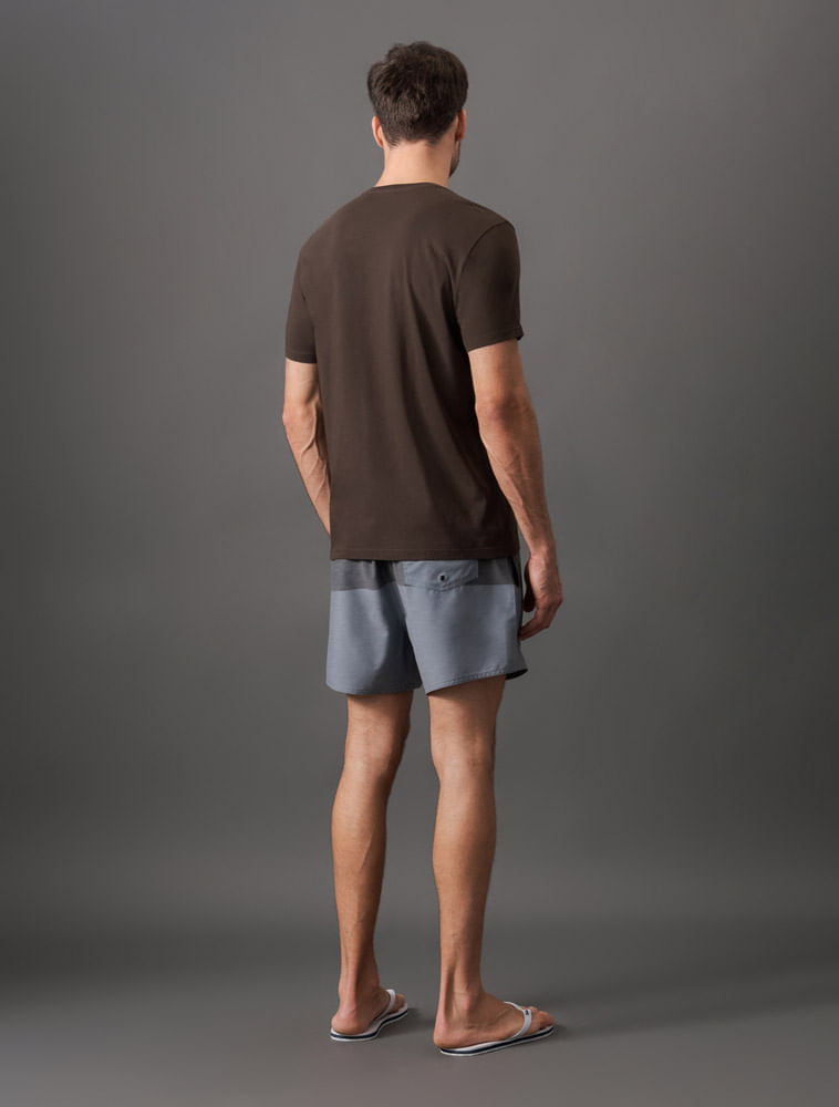 CKSWM100H_0780_2-CAMISETA-MC-SWIMWEAR-MASC-LOGO-COSTAS