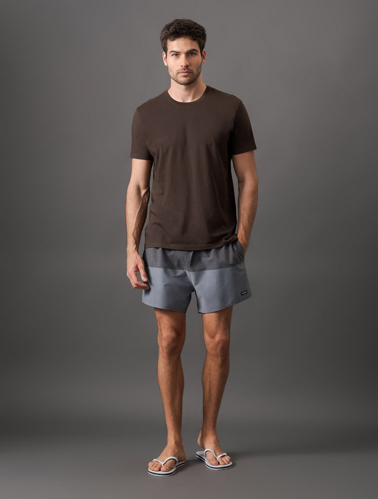 CKSWM100H_0780_3-CAMISETA-MC-SWIMWEAR-MASC-LOGO-COSTAS