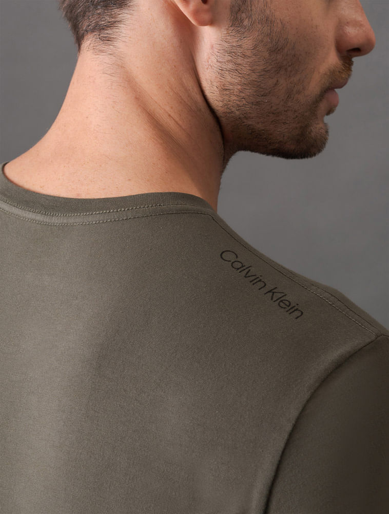 CKSWM100H_0684_4-CAMISETA-MC-SWIMWEAR-MASC-LOGO-COSTAS