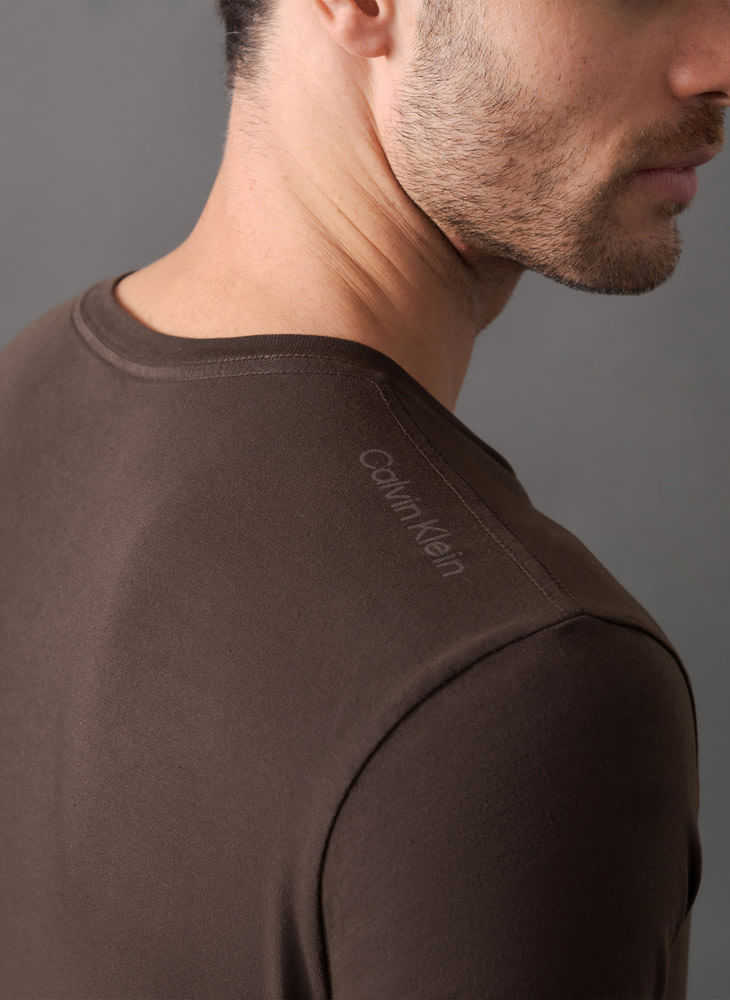 CKSWM100H_0780_4-CAMISETA-MC-SWIMWEAR-MASC-LOGO-COSTAS