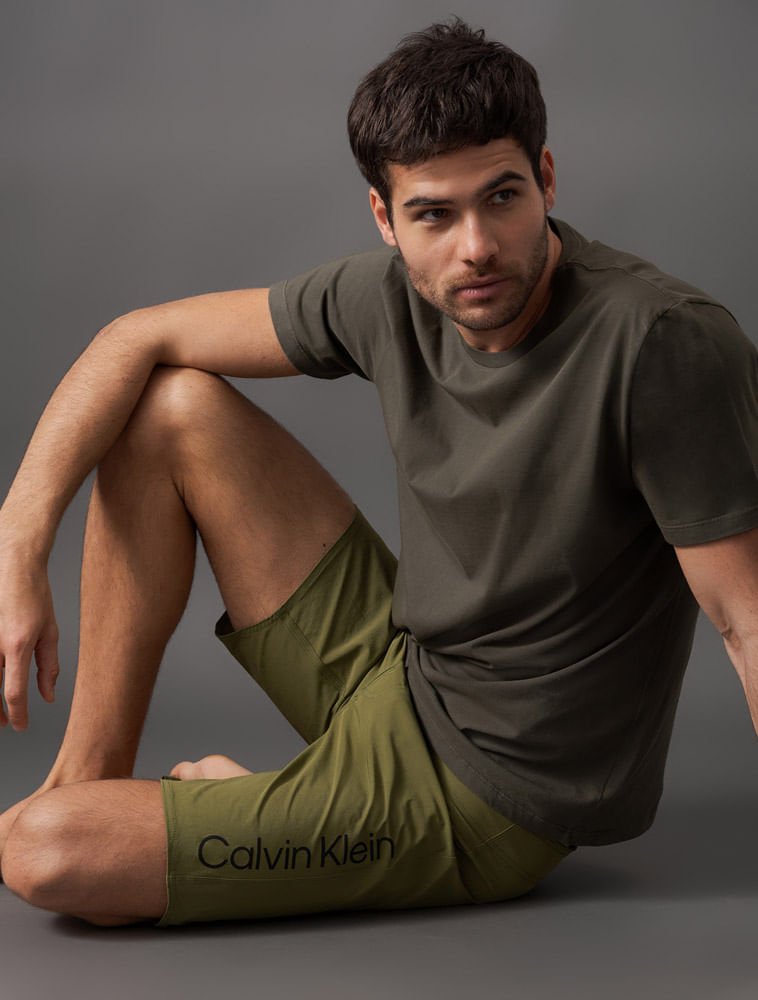 CKSWM100H_0684_5-CAMISETA-MC-SWIMWEAR-MASC-LOGO-COSTAS