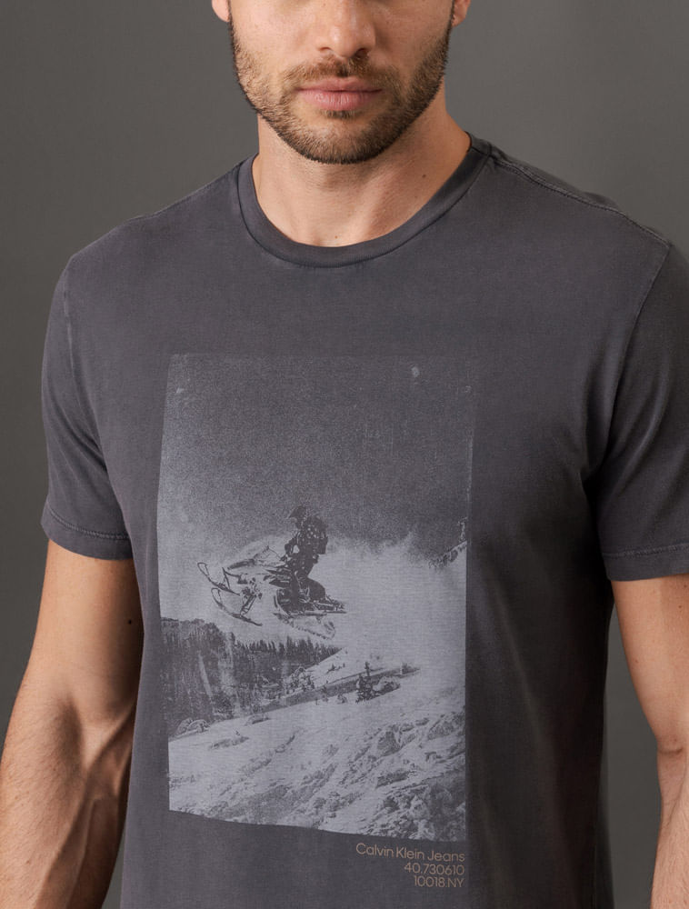 CM5OC01TC706_0984_4-CAMISETA-MC-CKJ-MASC-SNOWMOBILE