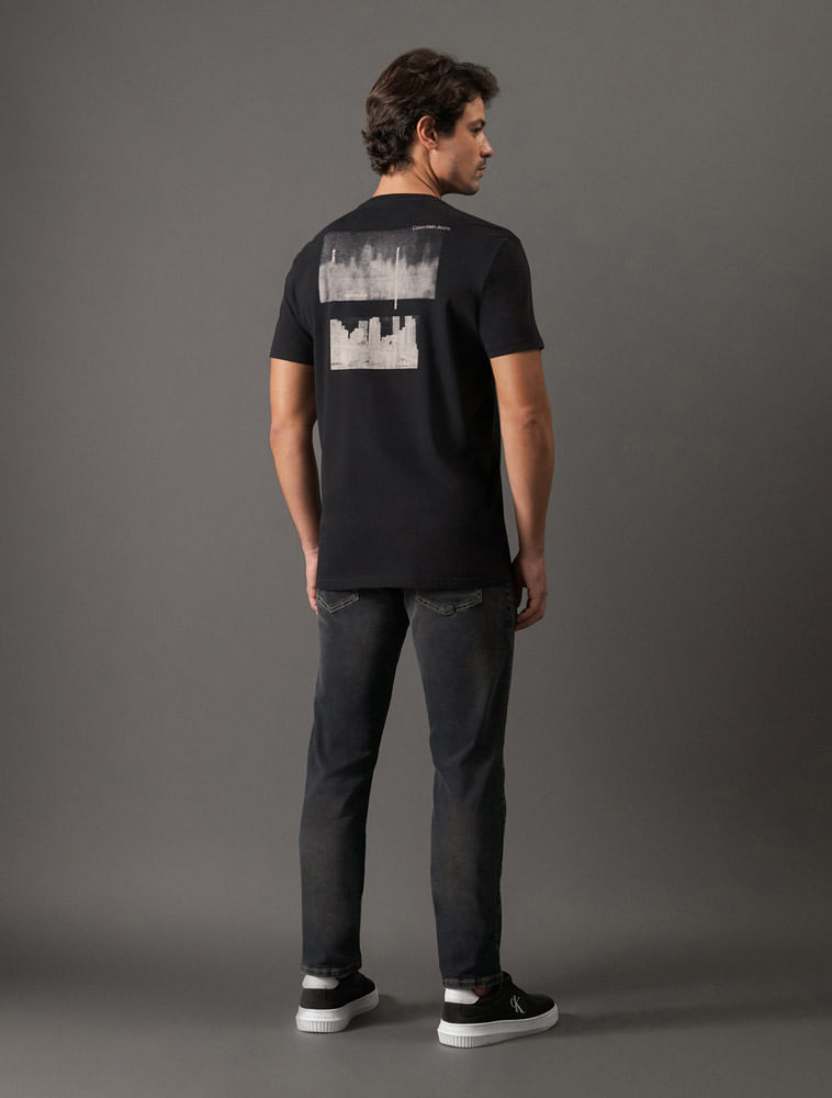CM5OC01TC705_0987_2-CAMISETA-MC-CKJ-MASC-NYC-UPSIDE-DOWN