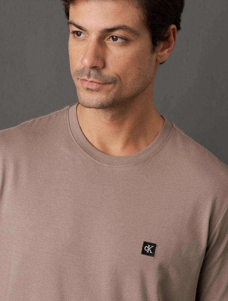 CM5OC01TC731_0716_4-CAMISETA-MC-CKJ-MASC-PATCH