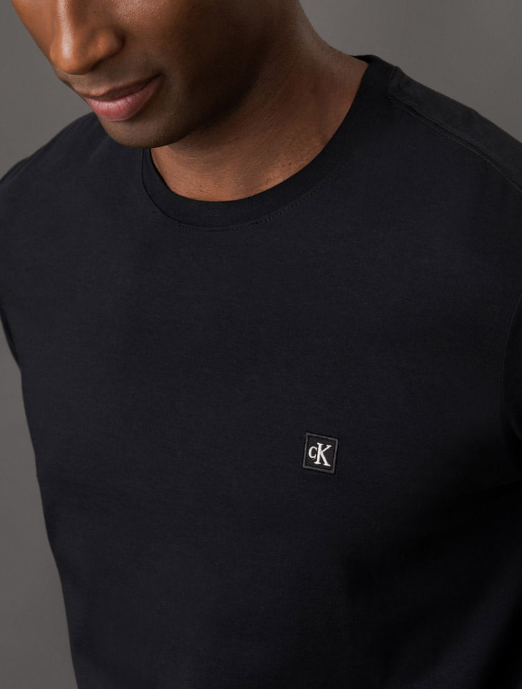 CM5OC01TC731_0987_4-CAMISETA-MC-CKJ-MASC-PATCH