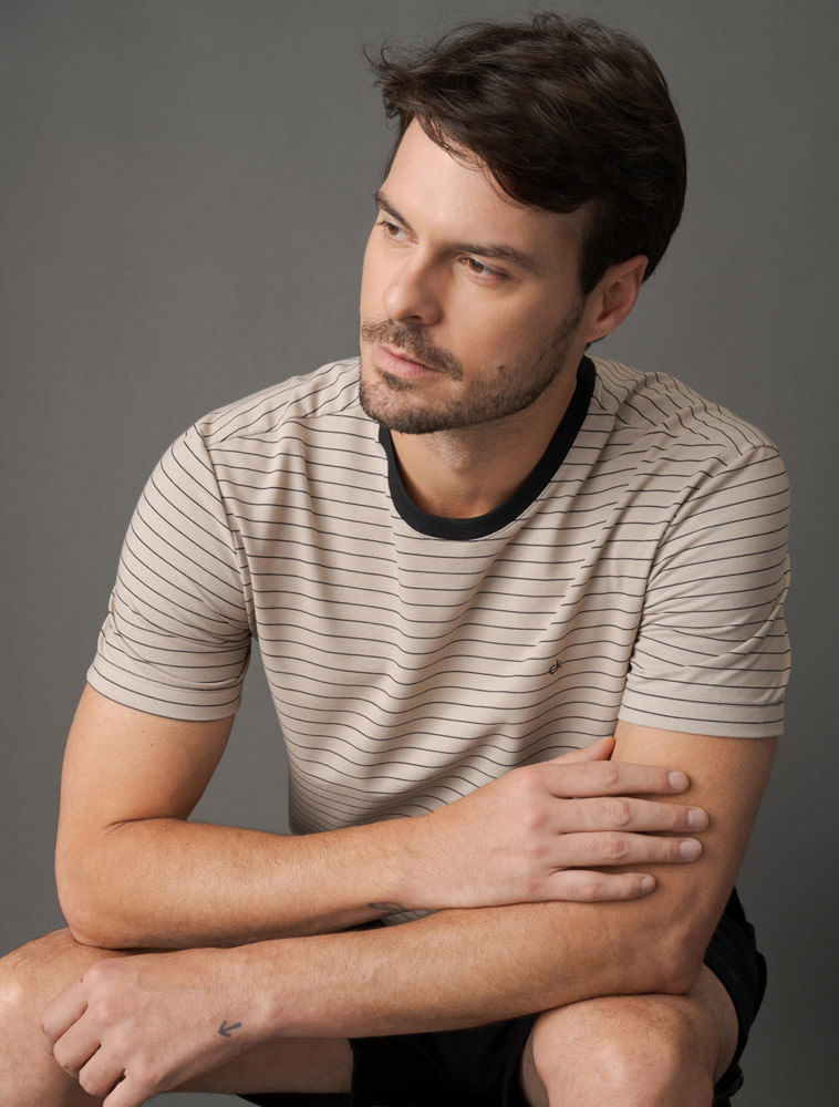 CM5OW01TC765_0111_5-CAMISETA-MC-CK-MASC-PIQUET-LISTRADO-SILK
