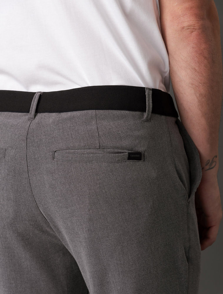 CM5OW10CP137_0984_4-CALCA-CHINO-TECH-COS-ELASTICO