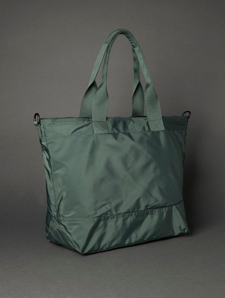 K50K512603_0684_2-BOLSA-CKJ-DUFFLE-2-EM-1