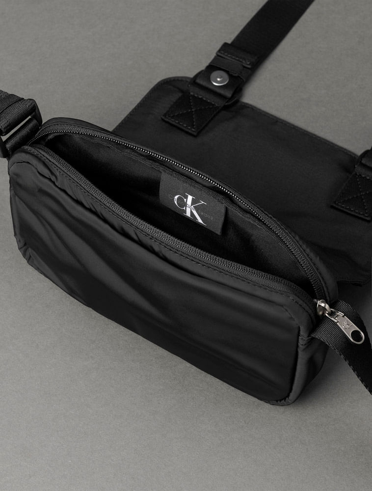K50K512566_0987_3-BOLSA-CKJ-CAMERA-BAG-TRANSVERSAL