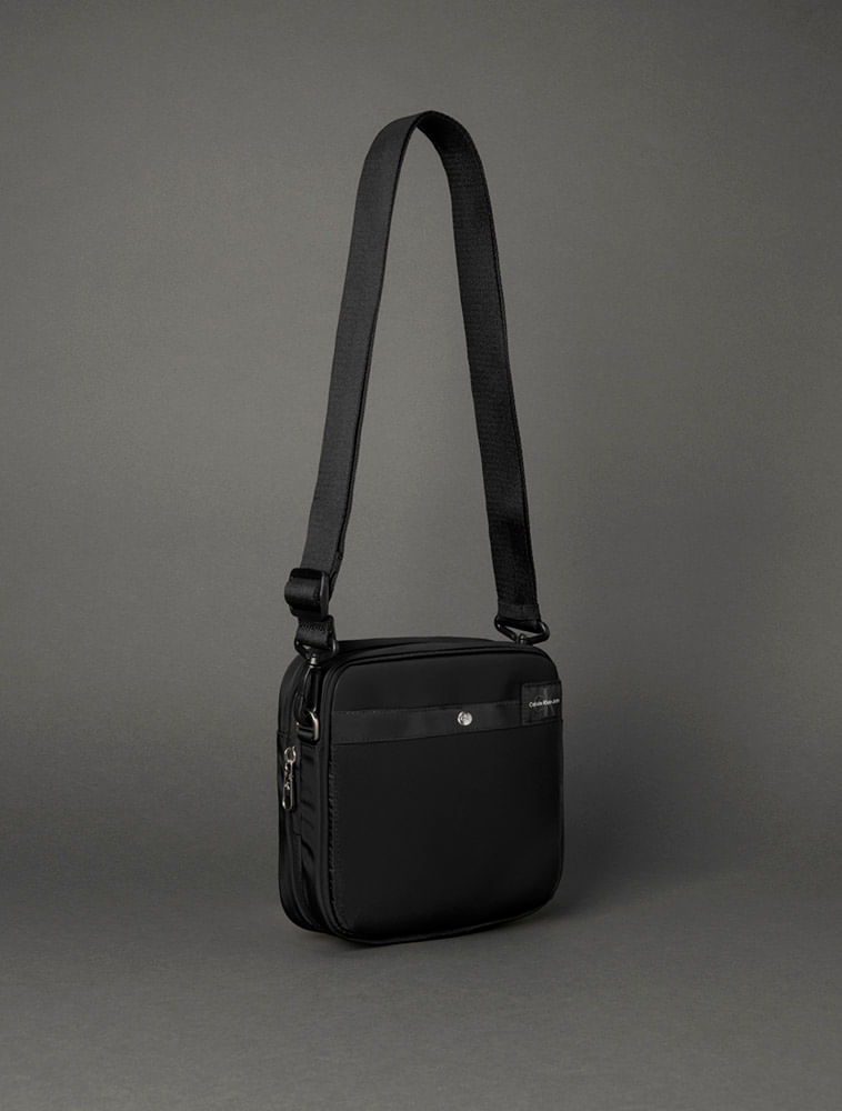 K50K512603_0987_3-BOLSA-CKJ-DUFFLE-2-EM-1