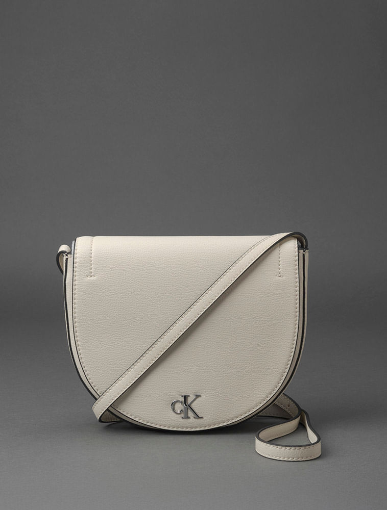 K60K612718_0111_1-BOLSA-CKJ--TRANSVERSAL-LOGO-CENTRAL