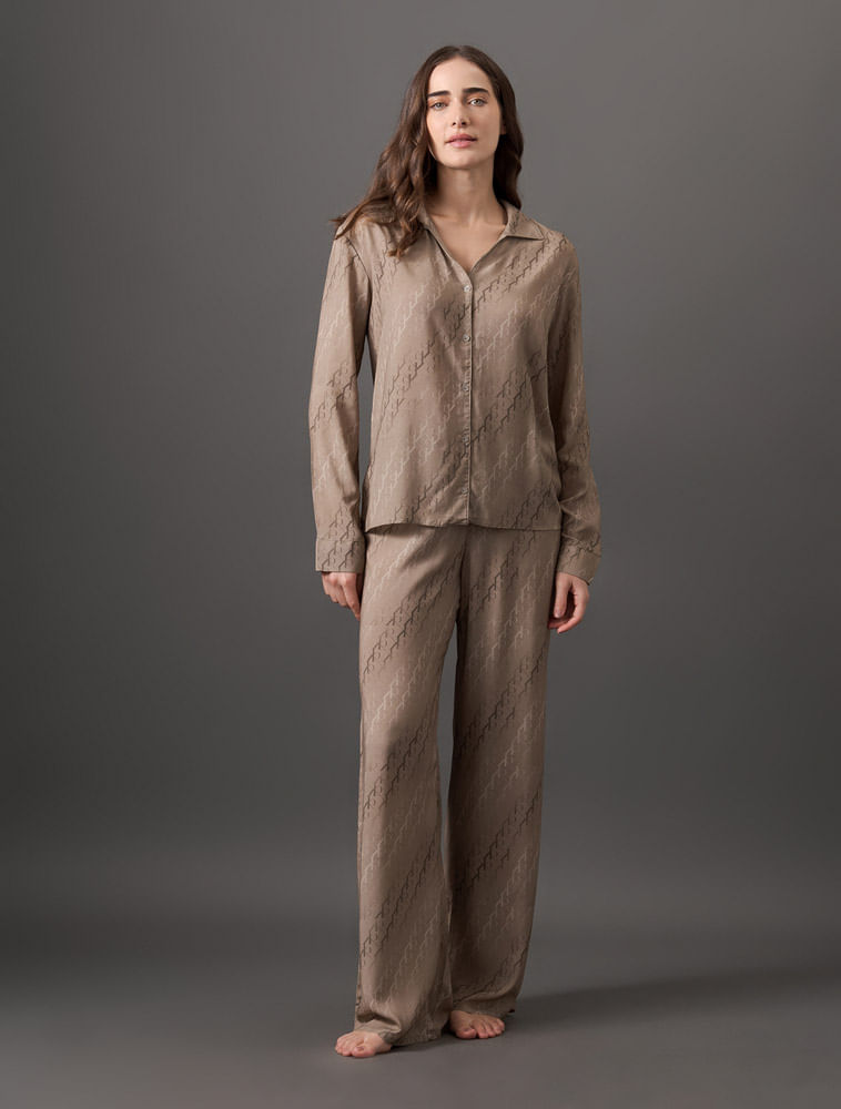 LUN042_0716_1-PIJAMA-FEM-PLANO-BOTOES-M-L-E-CALCA