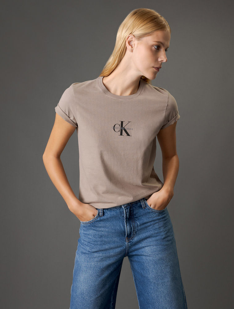 CKJF127H_0716_5-CAMISETA-CKJ-FEM-REISSUE-CENTRALIZADO