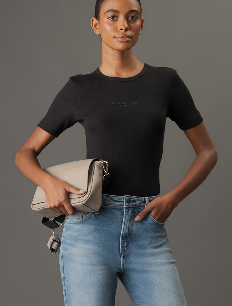 CF5OC01BS384_0987_5-CAMISETA-MC-CKJ-FEM-RIB-RELEVO-FOIL
