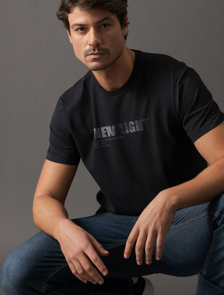 CM5OC01TC704_0987_5-CAMISETA-MC-CKJ-MASC-NEW-LIGHT