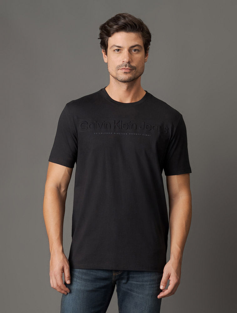 CM5OC01TC701_0987_1-CAMISETA-MC-CKJ-EMBOSSED-MINIMAL-LOGO