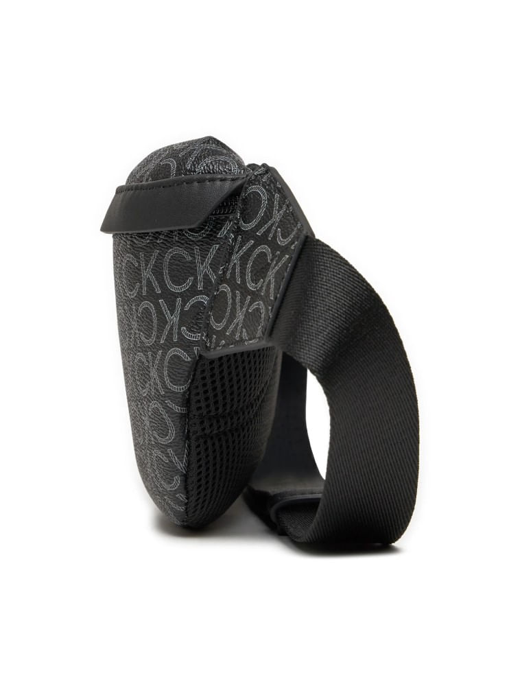K50K511599_0987_2-POCHETE-MASC-CK-MONOGRAMA