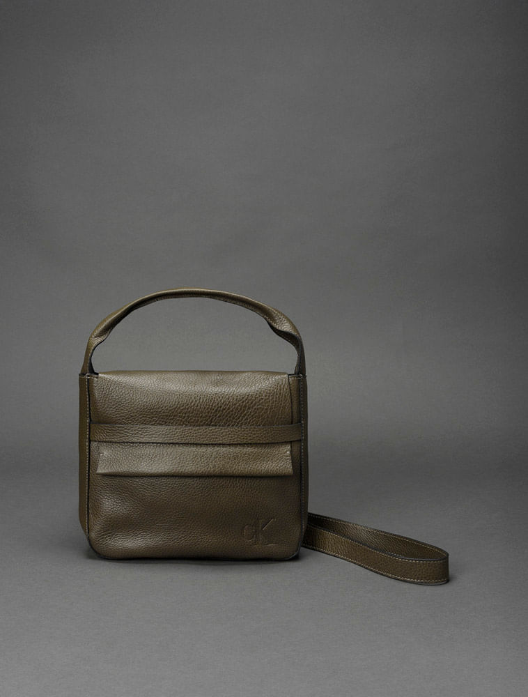 CF5OF86BL502_0684_1-BOLSA-MEDIA-CKJ-FLOATER