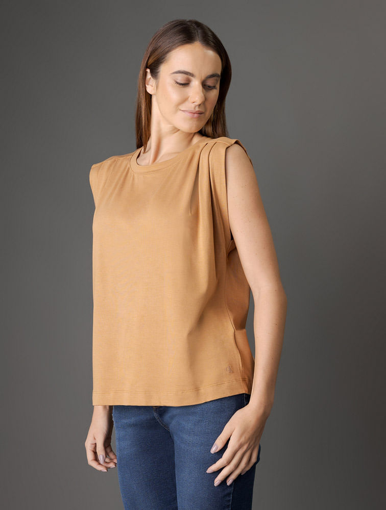 CF5OC01BS376_0749_1-CAMISETA-CKJ-FEM-PREGAS-NO-OMBRO