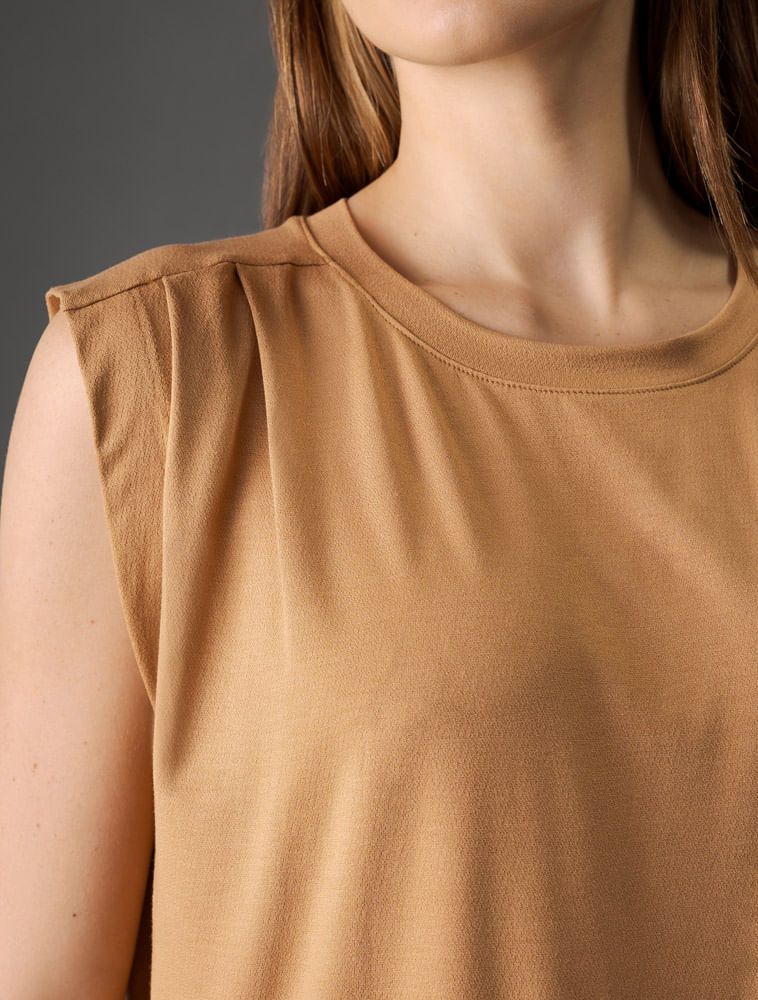 CF5OC01BS376_0749_4-CAMISETA-CKJ-FEM-PREGAS-NO-OMBRO